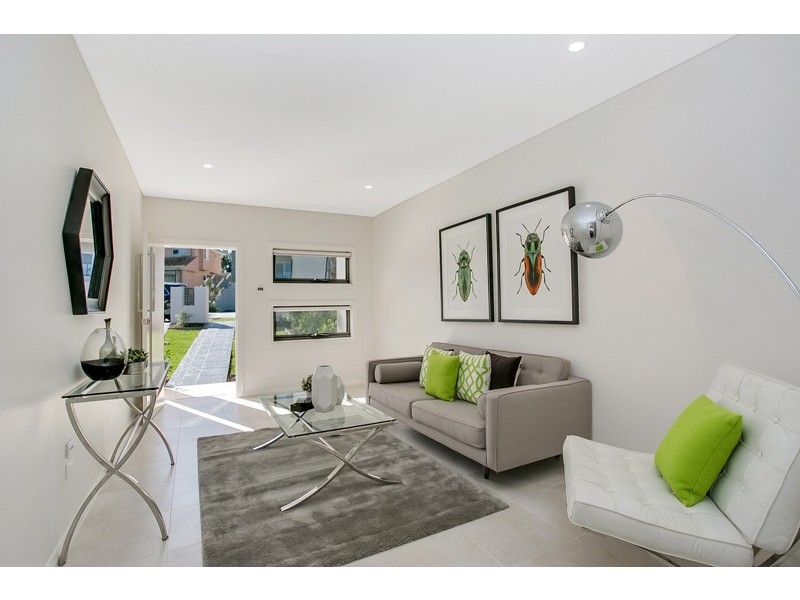 2 Lasseter Avenue, Chifley NSW 2036