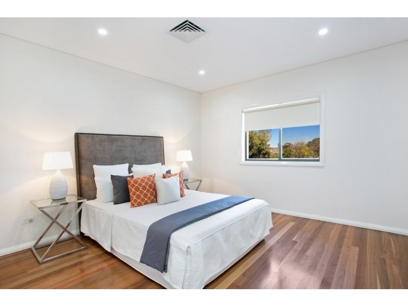 2 Lasseter Avenue, Chifley NSW 2036