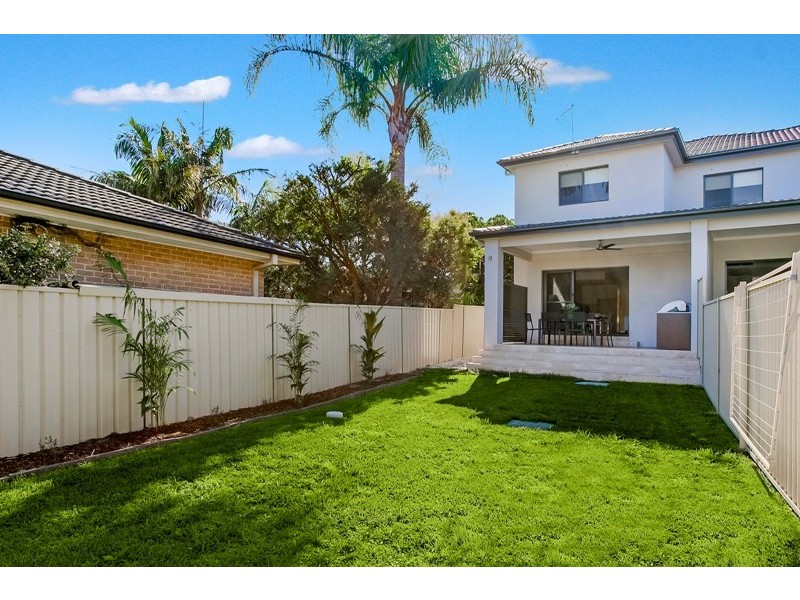 2 Lasseter Avenue, Chifley NSW 2036