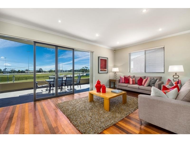 25 Hastings Avenue, Chifley NSW 2036