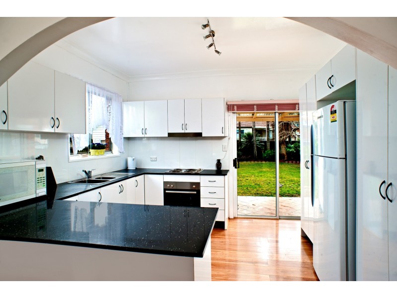 39 Lasseter Avenue, Chifley NSW 2036