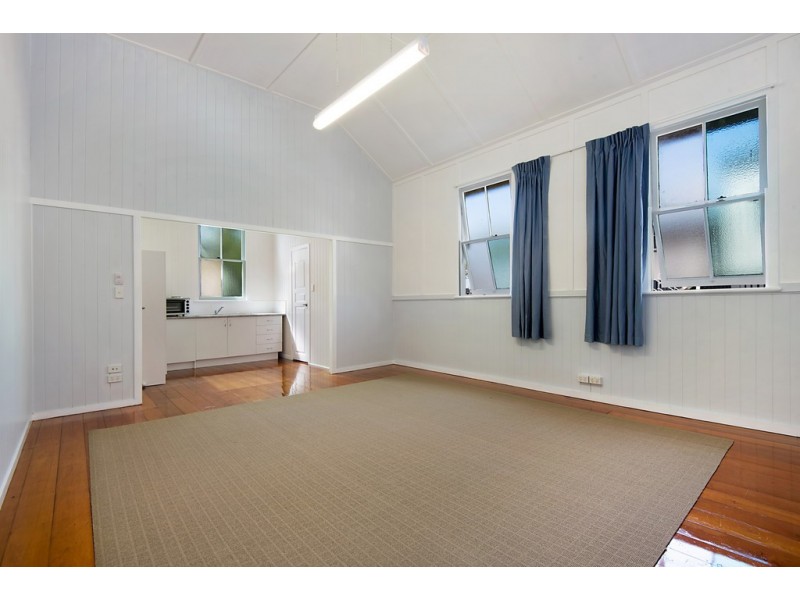 8 Thorne Street, Windsor QLD 4030