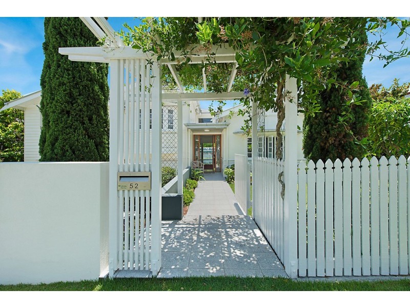 52 Eighth Avenue, Kedron QLD 4031