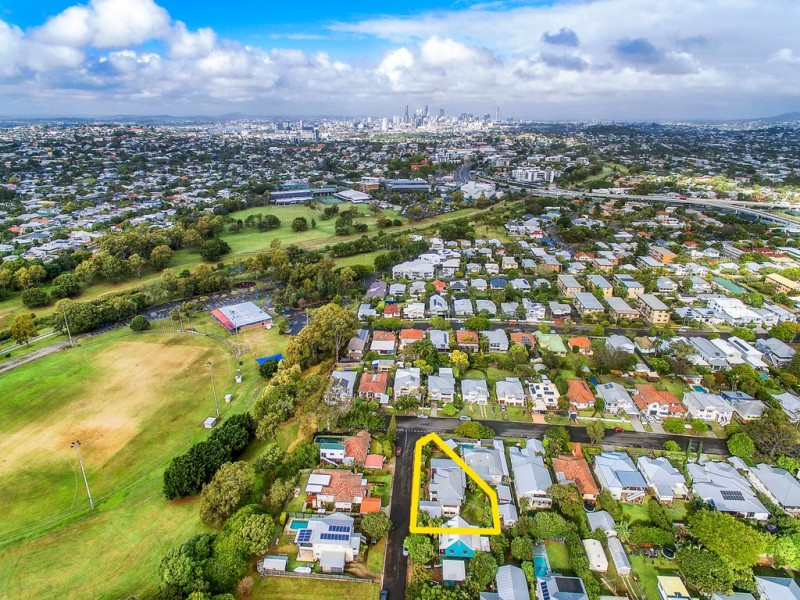 27 Sturt Street, Kedron QLD 4031