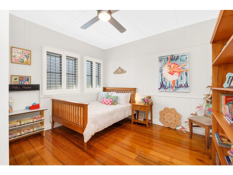 47 Eleventh Avenue, Kedron QLD 4031