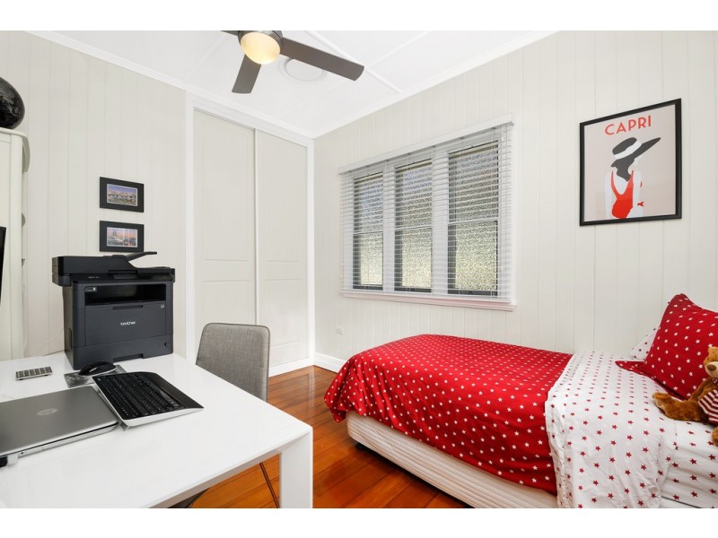 47 Eleventh Avenue, Kedron QLD 4031