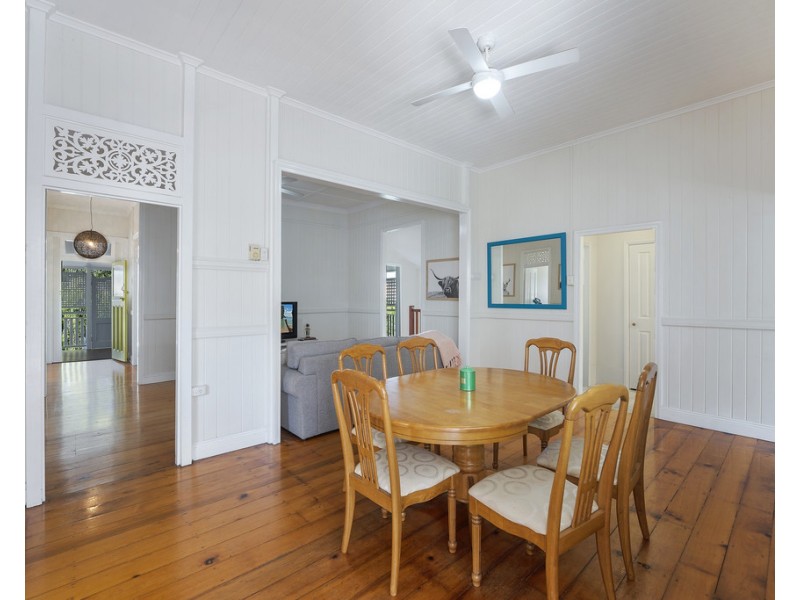 8 Erskine Avenue, Kedron QLD 4031