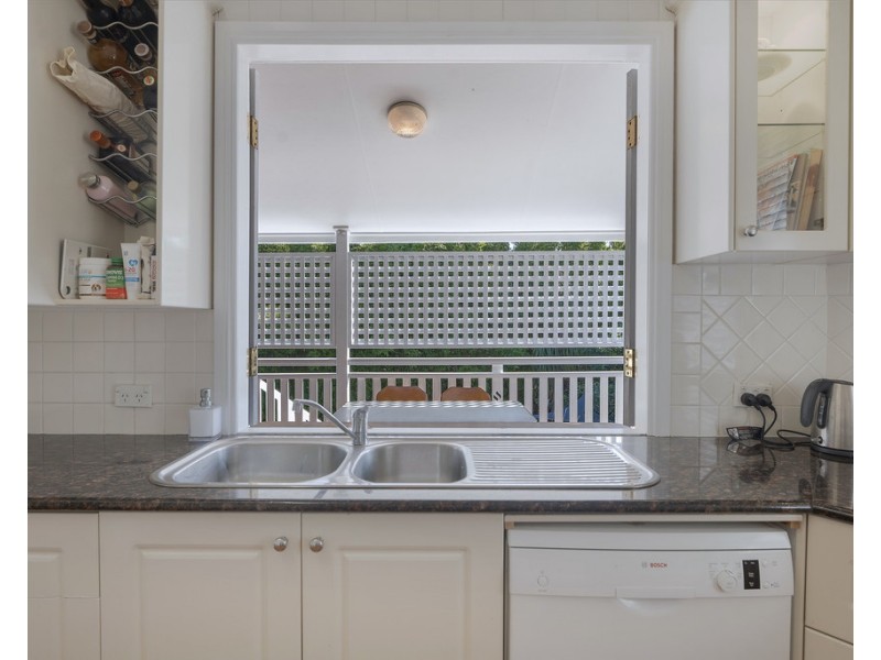 8 Erskine Avenue, Kedron QLD 4031