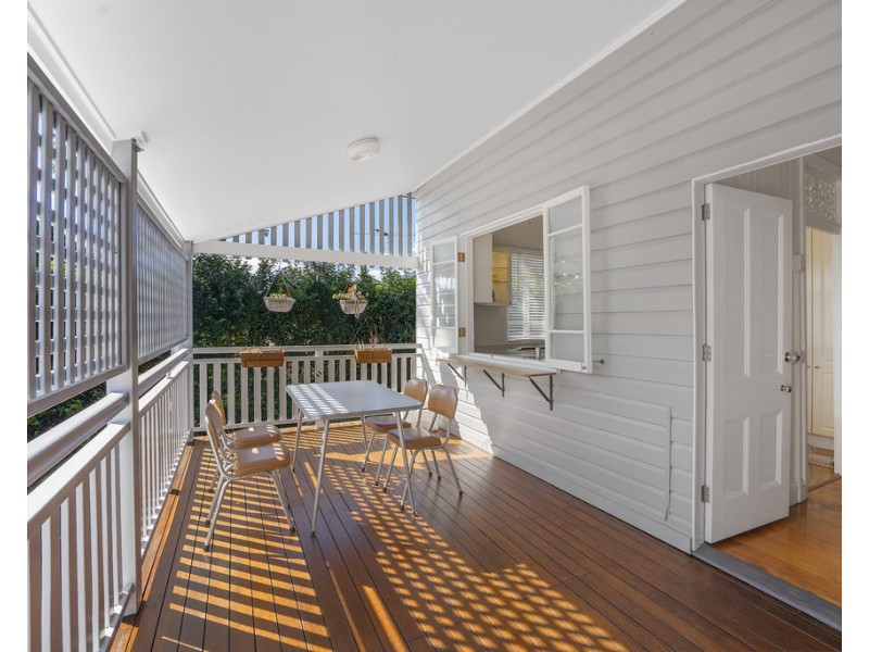 8 Erskine Avenue, Kedron QLD 4031