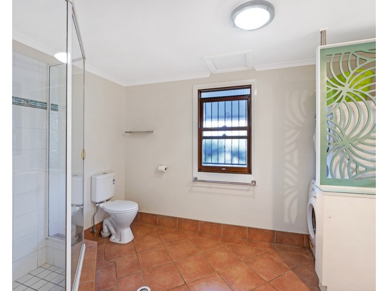 8 Erskine Avenue, Kedron QLD 4031