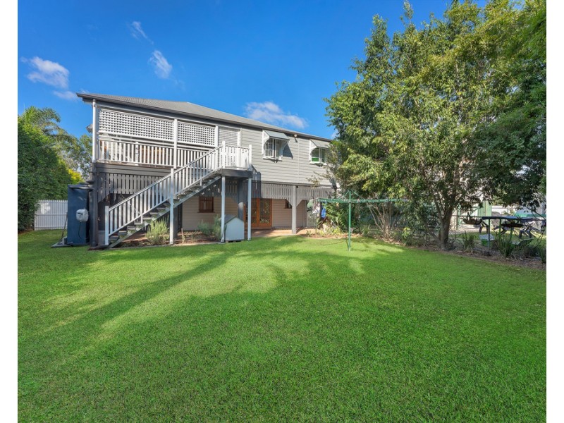8 Erskine Avenue, Kedron QLD 4031