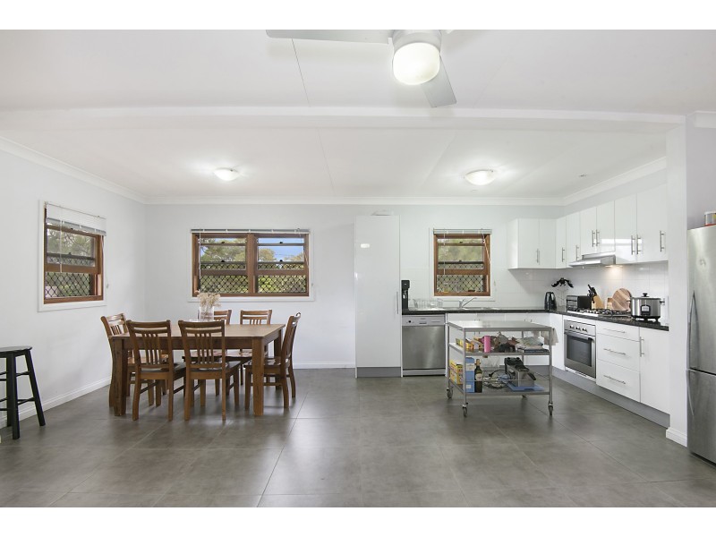 4 Chesterfield Street, Wavell Heights QLD 4012