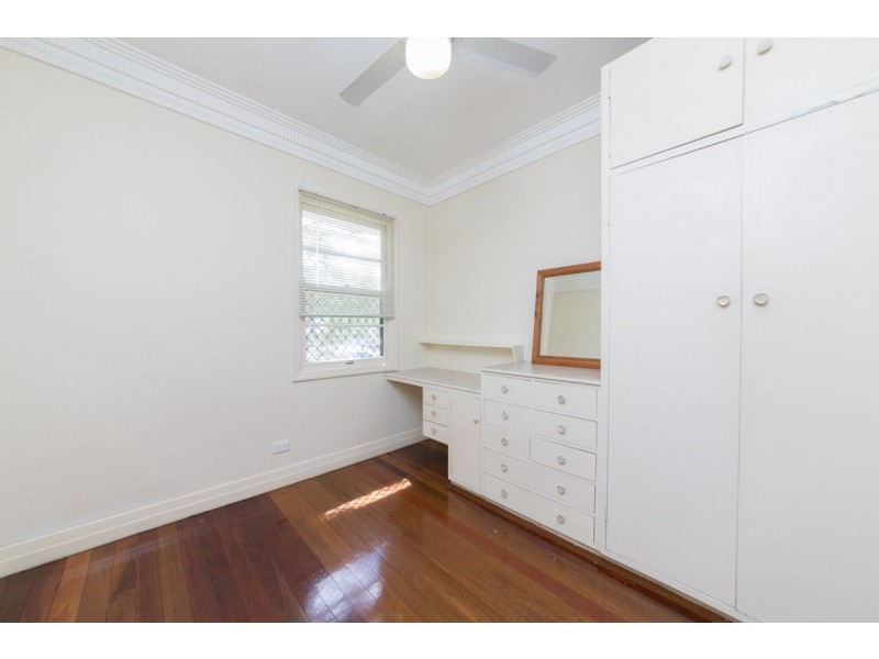 4 Chesterfield Street, Wavell Heights QLD 4012