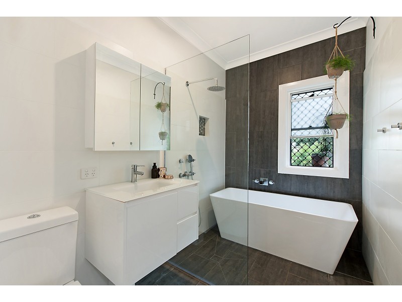 111 Clifford Street, Stafford Heights QLD 4053