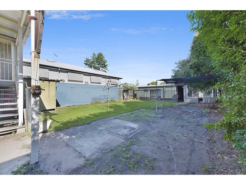 18 Bradley Avenue, Kedron QLD 4031