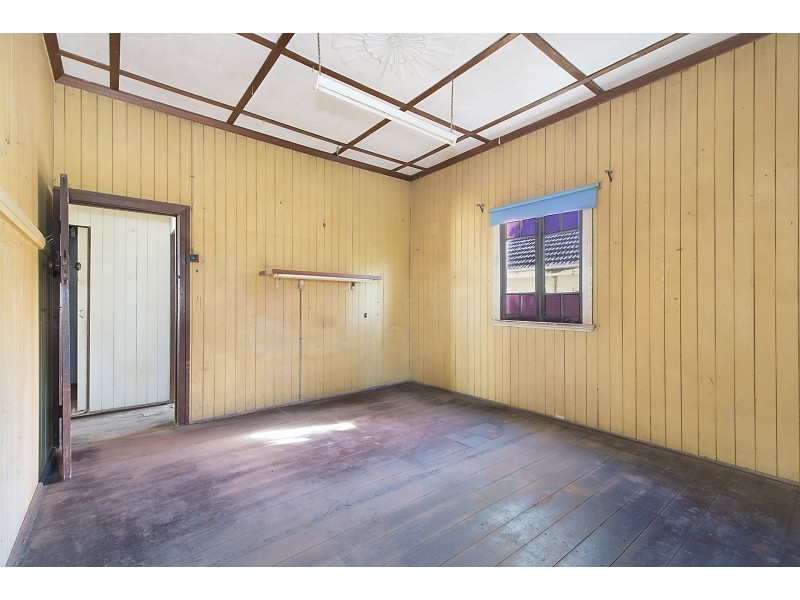 18 Bradley Avenue, Kedron QLD 4031