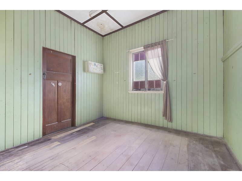 18 Bradley Avenue, Kedron QLD 4031