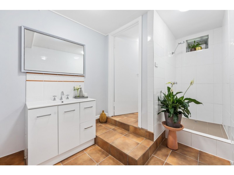 29 Blake Street, Wooloowin QLD 4030