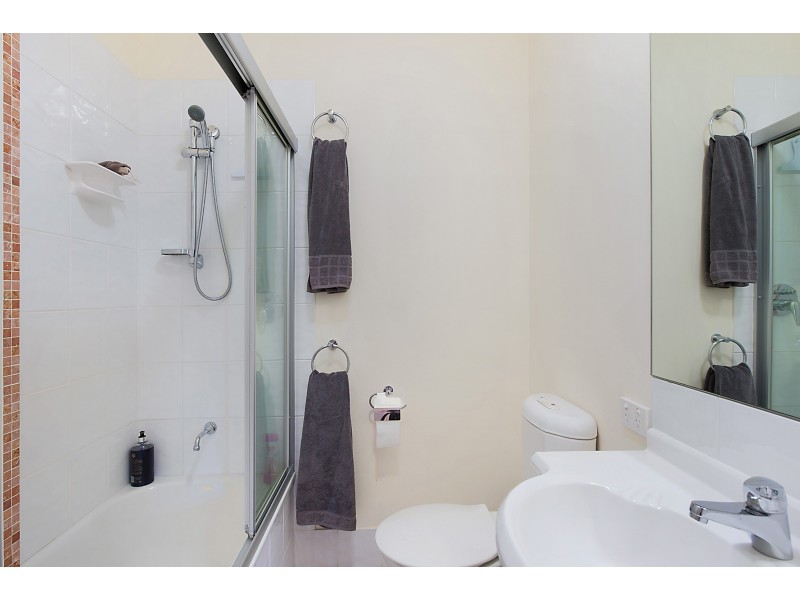 2/51 Brookfield Road, Kedron QLD 4031