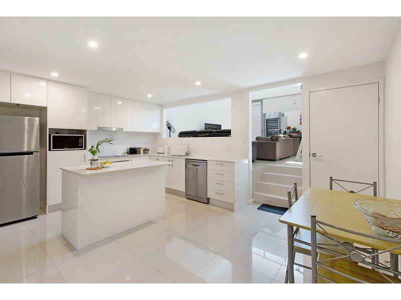 2/19 Isedale Street, Wooloowin QLD 4030