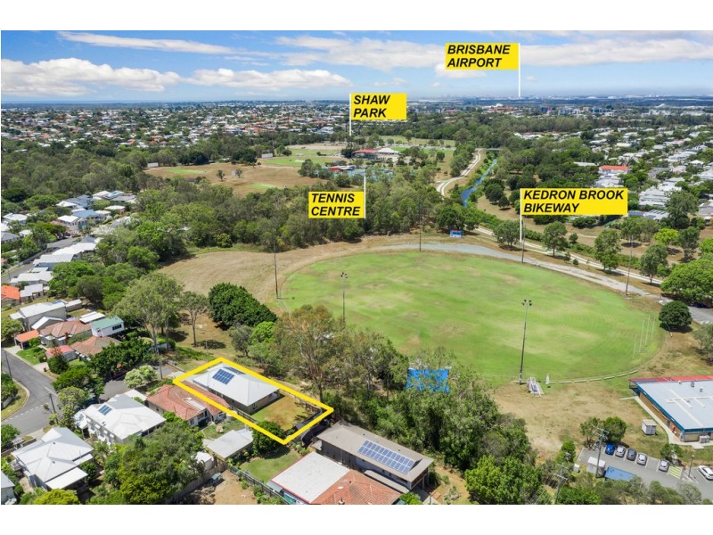 75 Eighth Avenue, Kedron QLD 4031