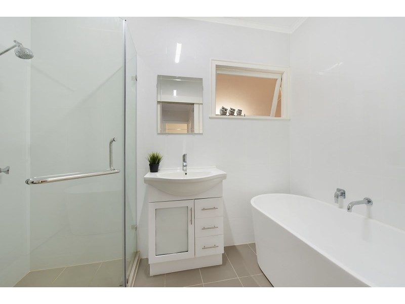 8 Braggan Street, Gailes QLD 4300