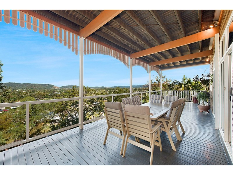 1080 South Pine Road, Everton Hills QLD 4053