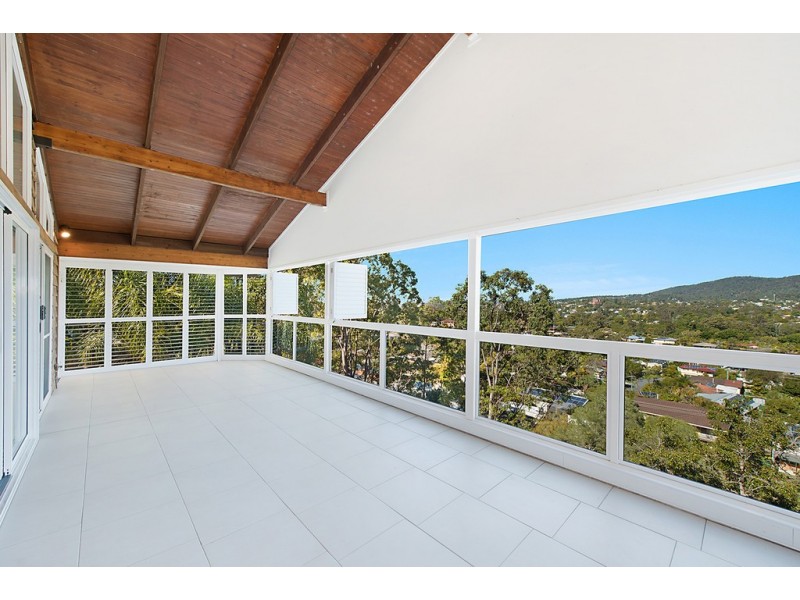 1080 South Pine Road, Everton Hills QLD 4053