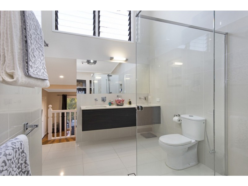 1082 South Pine Road, Everton Hills QLD 4053