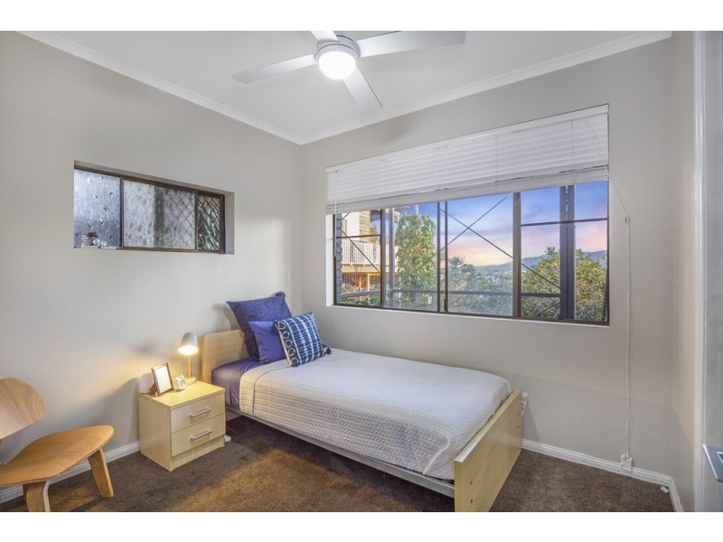 1082 South Pine Road, Everton Hills QLD 4053