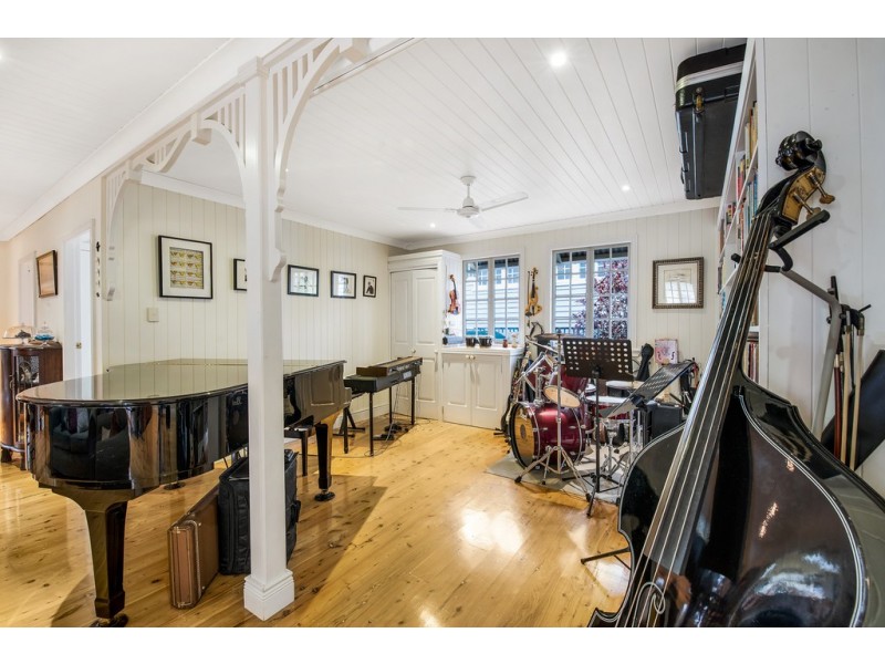 71 Eighth Avenue, Kedron QLD 4031