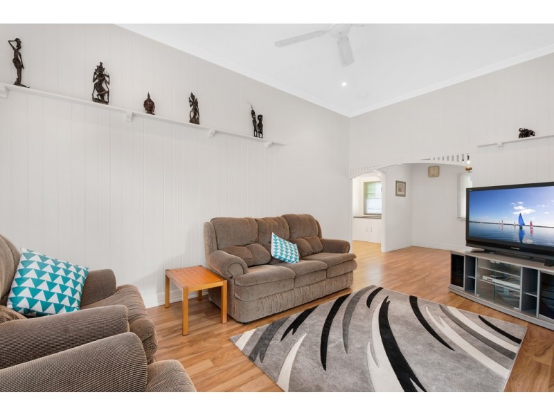 35 Twelfth Avenue, Kedron QLD 4031