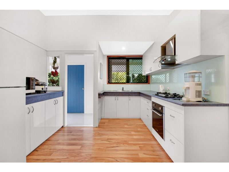 35 Twelfth Avenue, Kedron QLD 4031