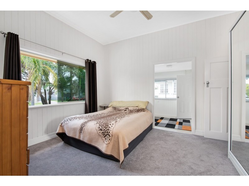 35 Twelfth Avenue, Kedron QLD 4031