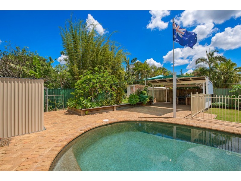 35 Twelfth Avenue, Kedron QLD 4031