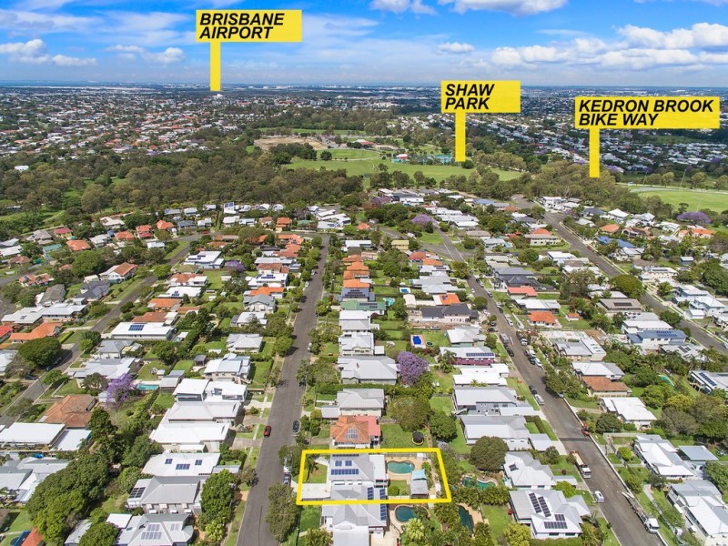 35 Twelfth Avenue, Kedron QLD 4031