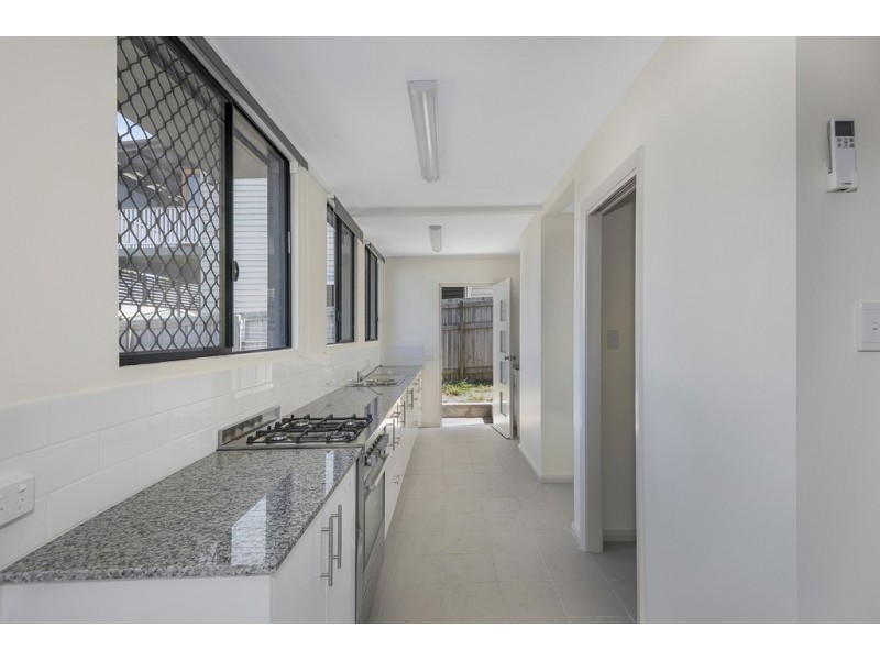 2/158 Barrack Road, Cannon Hill QLD 4170