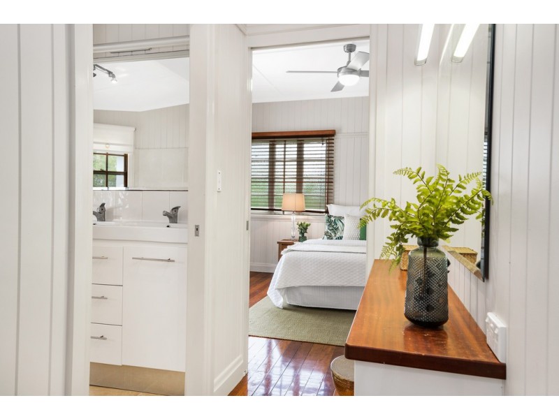 4 Sturt Street, Kedron QLD 4031