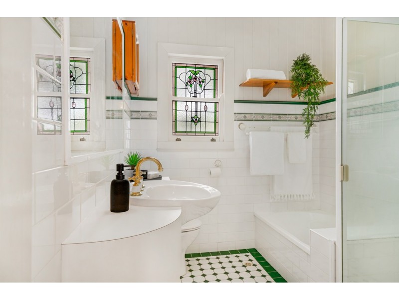 4 Sturt Street, Kedron QLD 4031