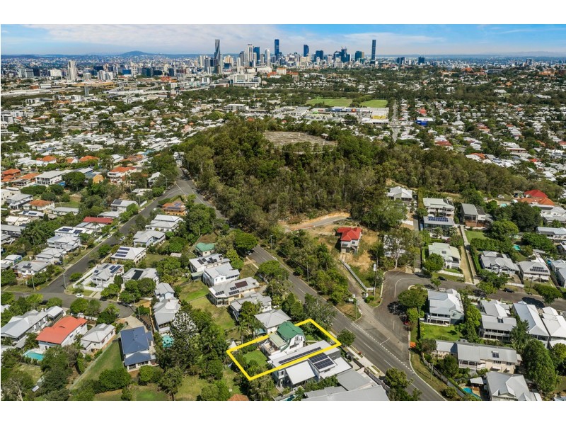 155 Constitution Road, Windsor QLD 4030