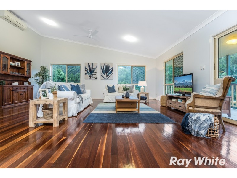 4 Skyline Court, Draper QLD 4520