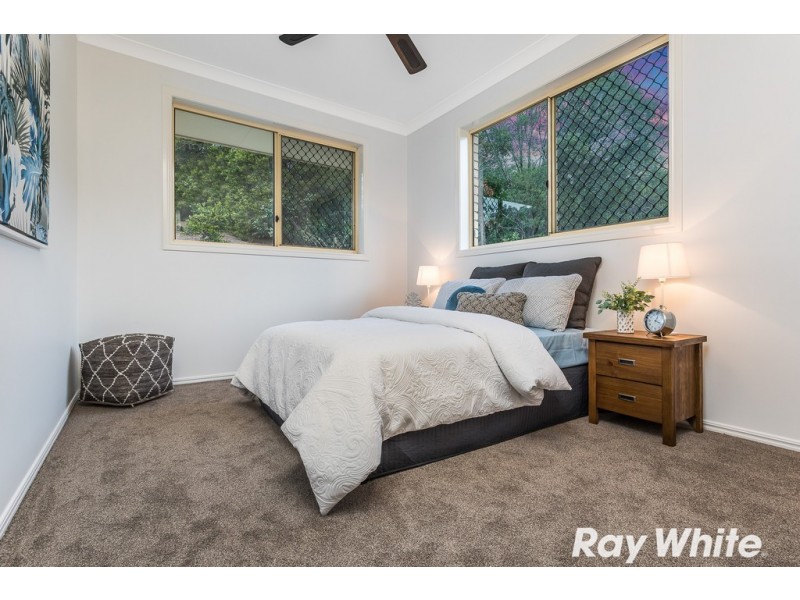 4 Skyline Court, Draper QLD 4520