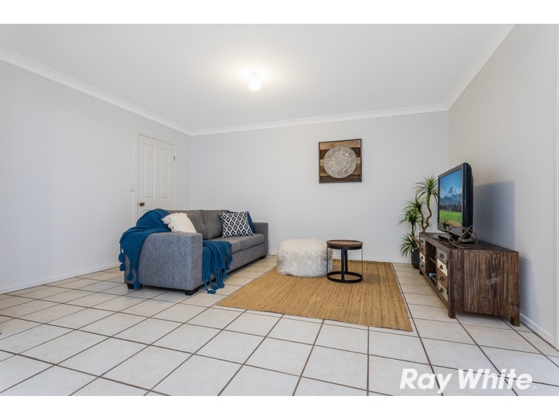 4 Skyline Court, Draper QLD 4520