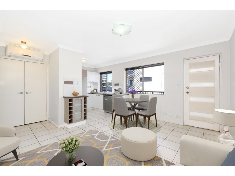 4/15 Nieppe Street, Kedron QLD 4031