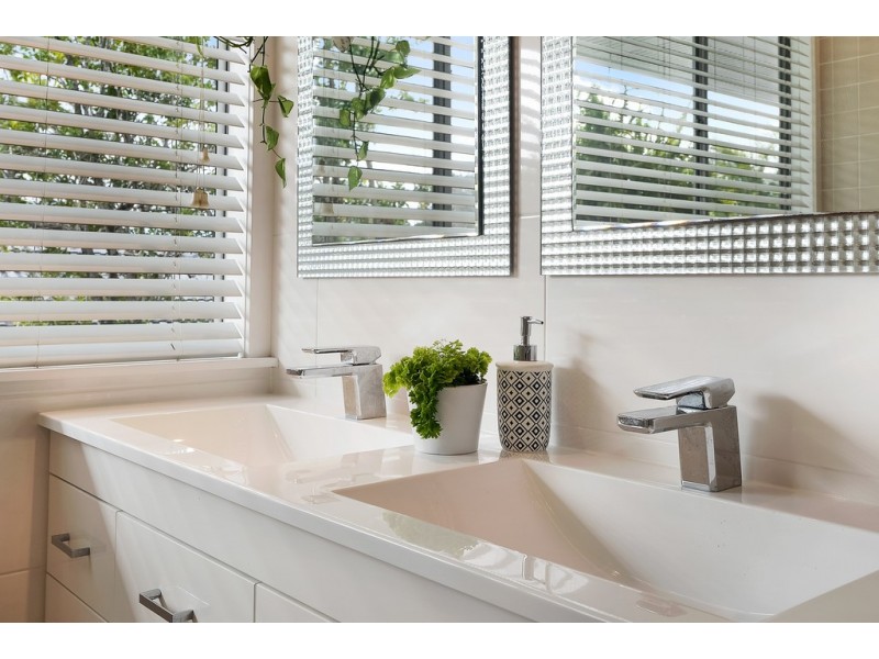 11 Montclair Street, Aspley QLD 4034