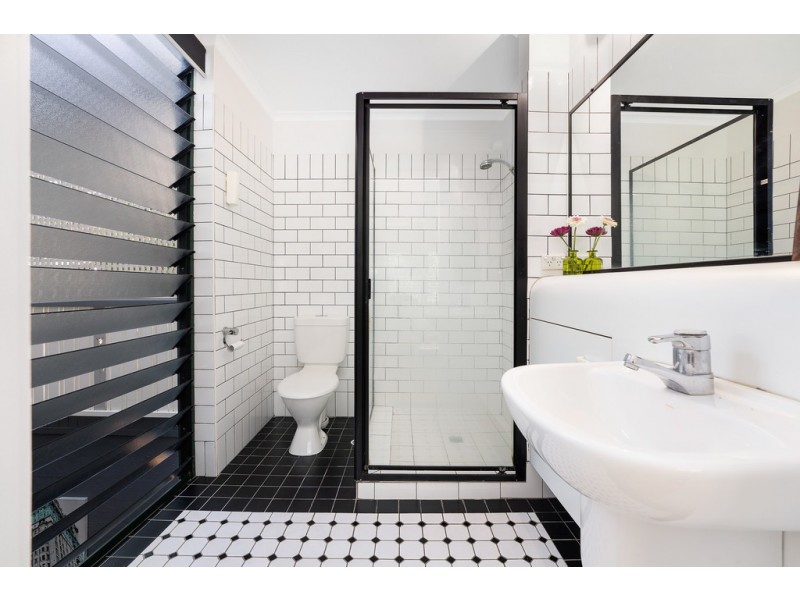 2/8 Waterworks Road, Red Hill QLD 4059