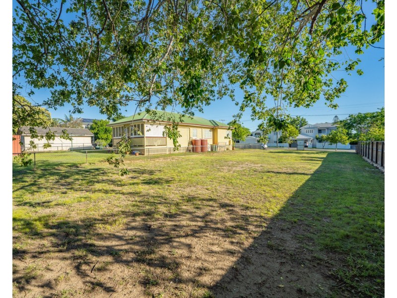 52 Seventh Avenue, Kedron QLD 4031