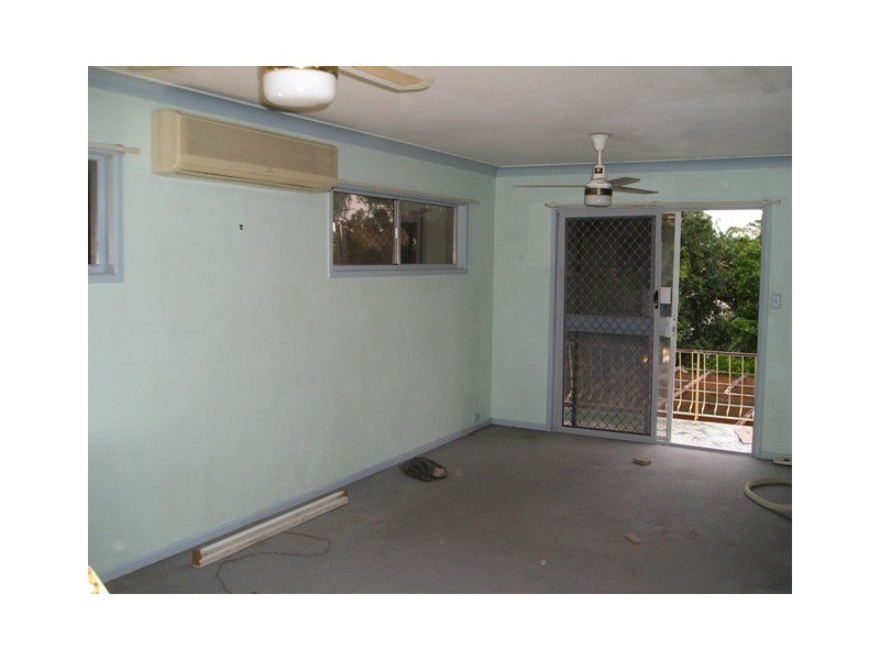 4 Hepburn Street, Stafford Heights QLD 4053