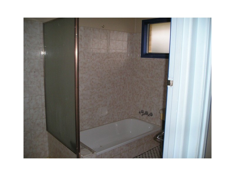 4 Hepburn Street, Stafford Heights QLD 4053