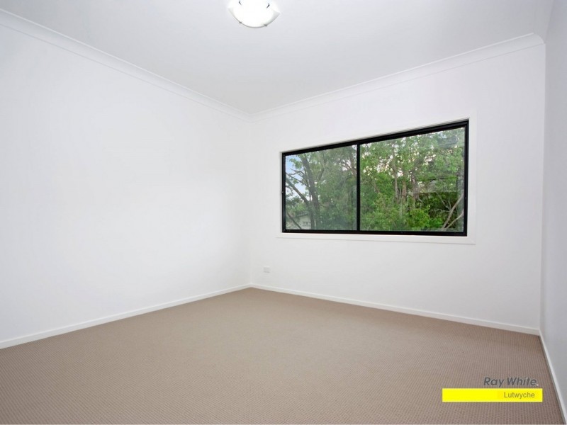 8 Amott Street, Stafford Heights QLD 4053